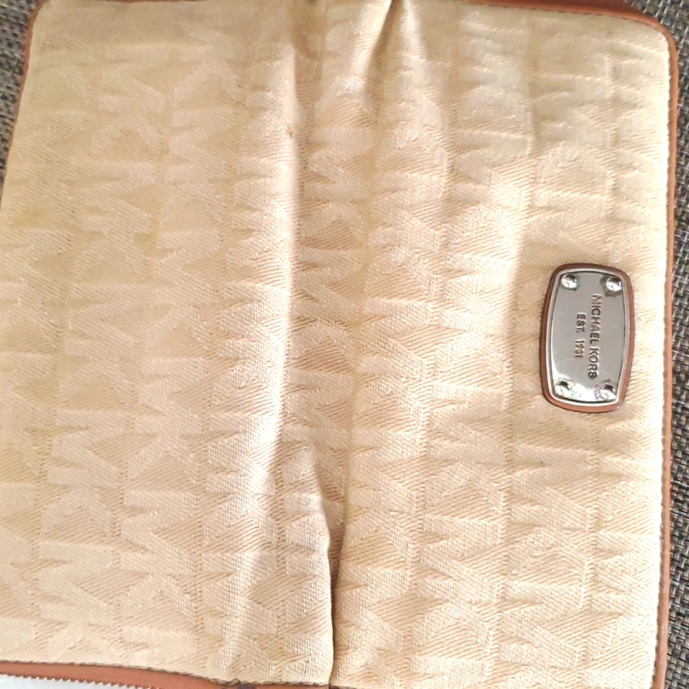 Michael Kors wallet